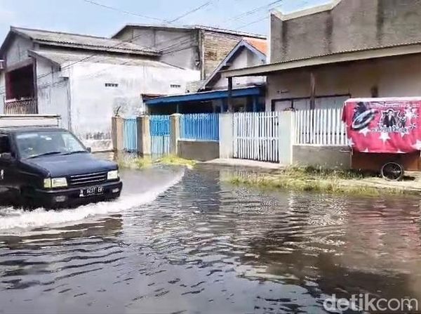 Pesisir Utara Pasuruan Mulai Banjir Rob