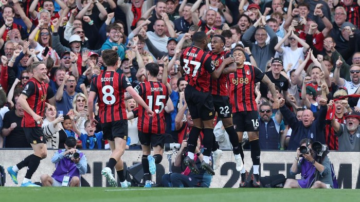 LONDON, ENGLAND - MAY 9: Bournemouth celebrate their first goal scored by Bournemouths Rayan during the Premier League match between Fulham and Bournemouth at Craven Cottage on May 9, 2026 in London, United Kingdom. (Photo by Rob Newell - CameraSpor