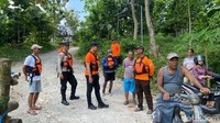 BPBD Kediri Bagikan Pelampung Jelang Flushing Sungai Brantas