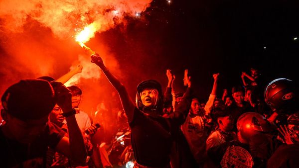 Euforia Kemenangan Persib! Bobotoh Penuhi Jalanan Kota Bandung