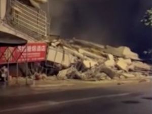 Video Detik-detik Gempa M 5,2 Hantam China, 2 Tewas-13 Bangunan Runtuh