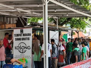 Ramainya Warung Kosong 3 di Cirebon, Siapa Saja Boleh Makan Gratis!