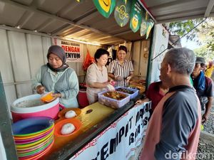 Mengenal Kosong 3, Tempat Makan Gratis di Cirebon yang Ramai Diserbu