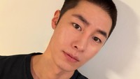 Lee Jae Wook Pamit Wamil, Pamer Foto Cepak