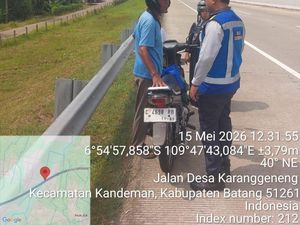 Viral Pemotor Bonceng 3 Masuk Tol Batang