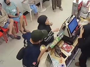 Pasutri Gresik Ngamuk Jambak Karyawan Es Krim gegara Tak Sesuai Ekspektasi