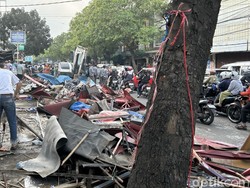 Nasib PKL Cicadas: Lapak Digusur, Relokasi Masih Wacana