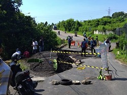 Sat-set Pemkot Semarang Tangani Jembatan Ambles di Jalan Honggowongso