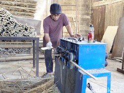 Berkah Idul Adha, Perajin Tusuk Sate di Tasikmalaya Kebanjiran Pesanan