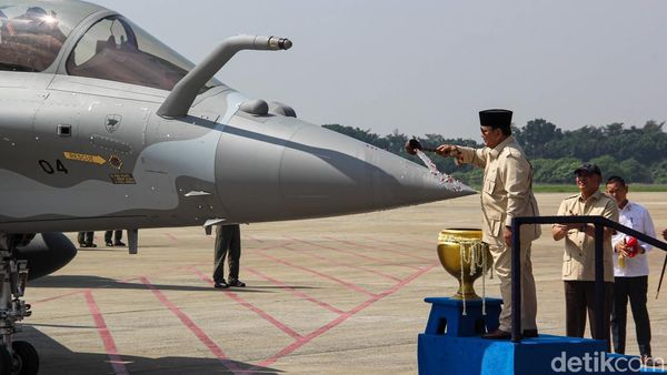 Prabowo Serahkan Enam Pesawat Rafale serta Misil Prancis