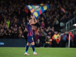 Camp Nou Melepas Robert Lewandowski