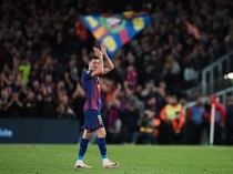Camp Nou Melepas Robert Lewandowski