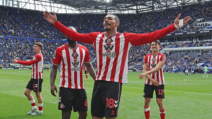 LIVERPOOL, ENGLAND - MAY 17: Wilson Isidor of Sunderland celebrates scoring the third Sunderland goal during the Premier League match between Everton and Sunderland at Hill Dickinson Stadium on May 17, 2026 in Liverpool, United Kingdom. (Photo by Ian