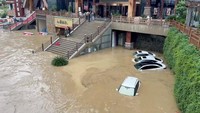 Banjir di Duyun China, Mobil-mobil Terendam