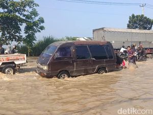 Banjir Terjang 10 Desa di Kabupaten Cirebon!