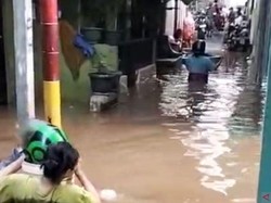 Kebon Pala Jaktim Dapat Banjir Kiriman 140 Cm, Ketua RT Bilang Masih Aman