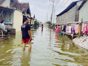 Video Banjir Rob Rendam 4 Desa di Pesisir Sedati Sidoarjo