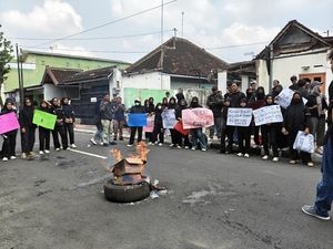 Mahasiswa UNU Blitar Demo Tuntut Dosen Cabuli Belasan Mahasiswi Dipecat!