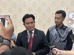 Menko Yusril Sebut Kasus Haji Ilegal Tak Harus Diproses Hukum