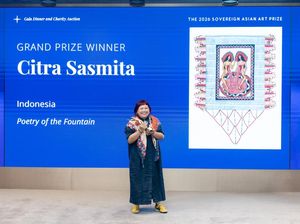 Momen Citra Sasmita Terima Sovereign Asian Art Prize 2026