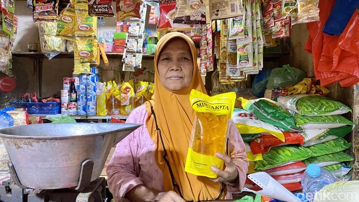 Kambing Hitam di Dapur Rakyat: Benang Kusut Pengawasan & Raibnya Minyakita