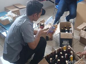 Polisi Bongkar Gudang Rahasia Miras Jelang Nobar Persib di Tasikmalaya