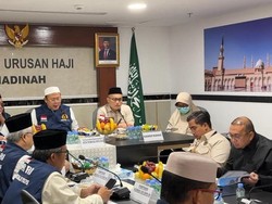 Timwas Haji DPR Rapat Kerja Bareng Daker Madinah, Apresiasi Pelayanan Jemaah
