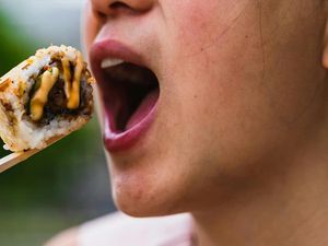 Restoran AYCE Ini Terapkan Biaya Muntah untuk Pelanggan yang Kekenyangan