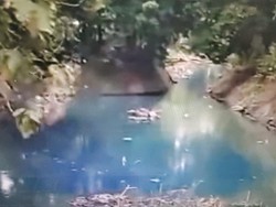 Viral Air Kali Rawalumbu Bekasi Tiba-tiba Jadi Biru, Ini Dugaan Penyebabnya