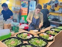 Warung Nasi Ini Viral Gegara Review Negatif, Pemilik Sampai Trauma!
