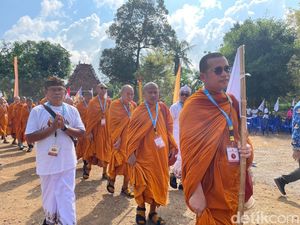 16 Biksu Akan Jalan Kaki 11 Hari dari Jepara ke Candi Sewu Klaten