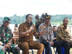 Bupati Syukur Dorong Perubahan Hidup SAD di Merangin, Keramba-Listrik Gratis Disalurkan