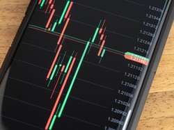 DOID Siapkan Buyback Rp 104 M, IHSG Terseret Turun 3,46%