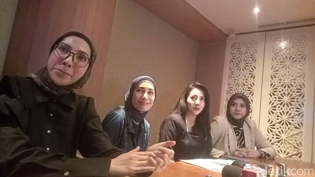 Erin dan tim pengacaranya