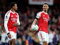 Arsenal Juara Liga Inggris, Dapat Trofi, Badge Emas sampai Bonus!