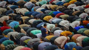 Tata Cara Sholat Idul Adha Lengkap, Niat untuk Imam-Makmum