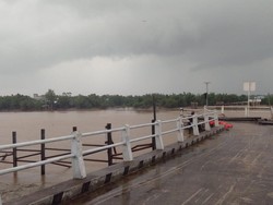 Jembatan Dermaga di Jambi Ambruk, Dua Pengelas Sedang Kerja Hanyut