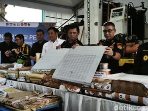 Bea Cukai Bongkar Pembuatan Pita Rokok Ilegal di Jateng Bernilai Rp 570 M