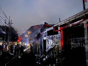 Warga Cerita Kebakaran di Jatinegara Jaktim Berawal dari Tempat Percetakan