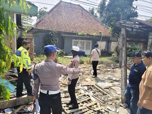 Sopir Bus Sugeng Rahayu Tak Sadar Sebelum Tabrak Warung di Wangon Banyumas