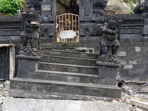 Abrasi di Bali Makin Parah, Pura Rambut Siwi Terancam Runtuh!