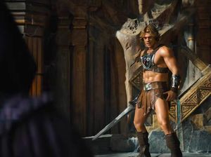 Master of The Universe Kelar, Nicholas Galitzine Bebas Makan Apa Saja
