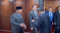 Momen Gaya Adu Tinju Prabowo dan Daud Yordan Saat Bertemu di Paripurna DPR