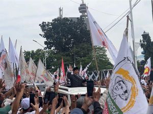 Saat Prabowo Sapa Massa Aksi Depan Gedung DPR Usai Rapat Paripurna