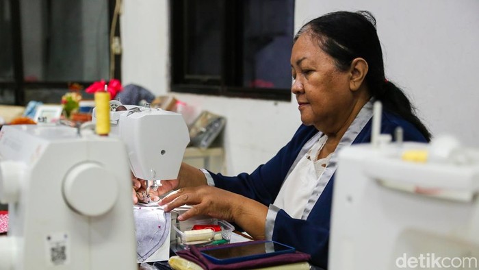 Dari Jarum dan Kain, Warga Jaktim Dilatih Bangun Usaha Mandiri Suku Dinas Perindustrian, Perdagangan, Koperasi, Usaha Kecil dan Menengah (PPKUKM) menggelar training menjahit di Tempat Kumpul Kreatif Centex, Jakarta Timur, Kamis (21/5/2026). Pelatihan tersebut menjadi salah satu upaya pemerintah wilayah dalam mendorong lahirnya pelaku upaya baru di sektor upaya mikro, kecil, dan menengah (UMKM).