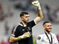Emiliano Martinez Juara Liga Europa dengan Jari Patah
