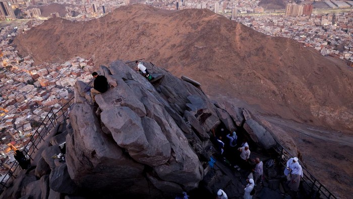 Gunung Al-Noor Jadi Destinasi Spiritual Favorit Jelang Ibadah Haji