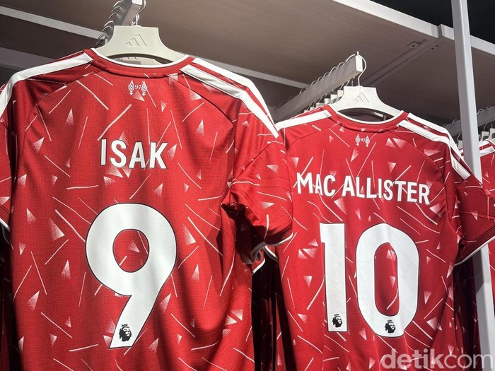 Jersey Kandang Liverpool 2026/2027.
