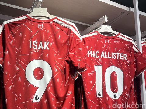 Jersey Kandang Liverpool 2026/2027.