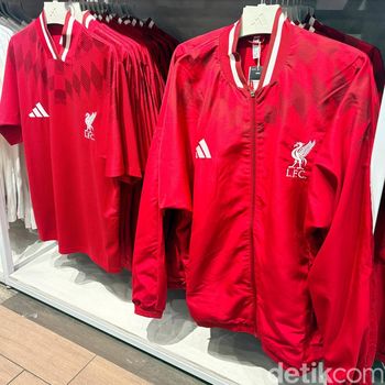 Jersey Kandang Liverpool 2026/2027.